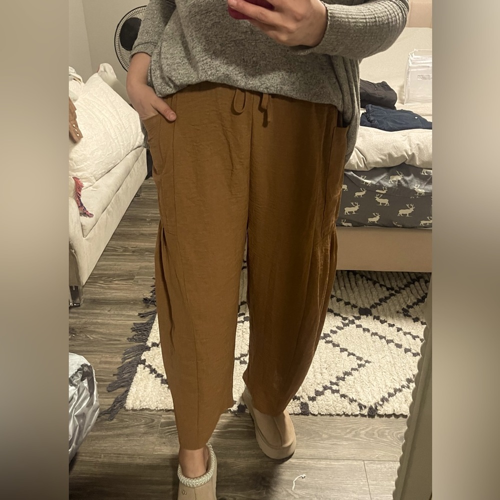 Wide legs elastic pants- tags attached!